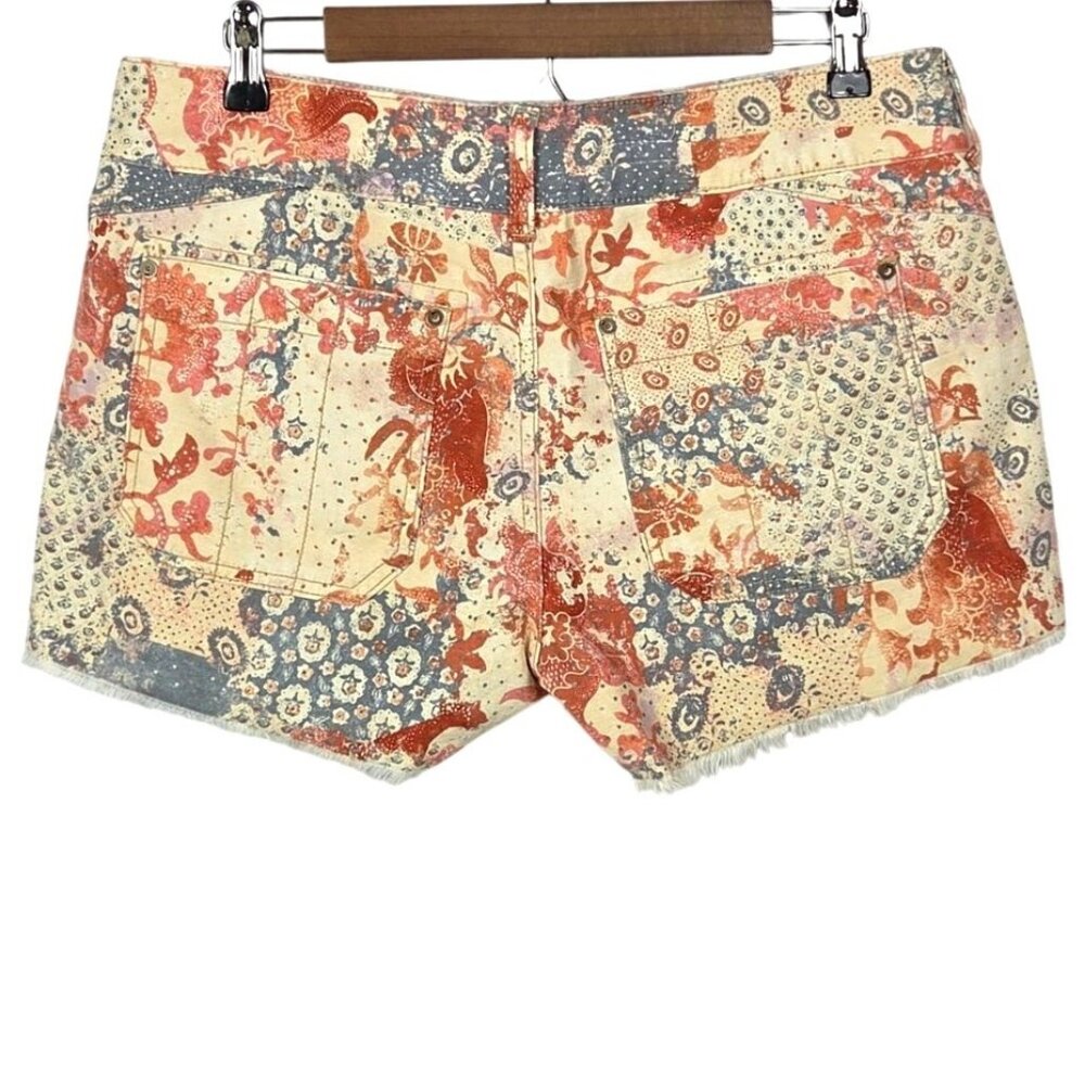 Pilcro The Wanderer Boho Patchwork Denim Shorts Sz 30 Frayed Hem - Picture 2 of 8